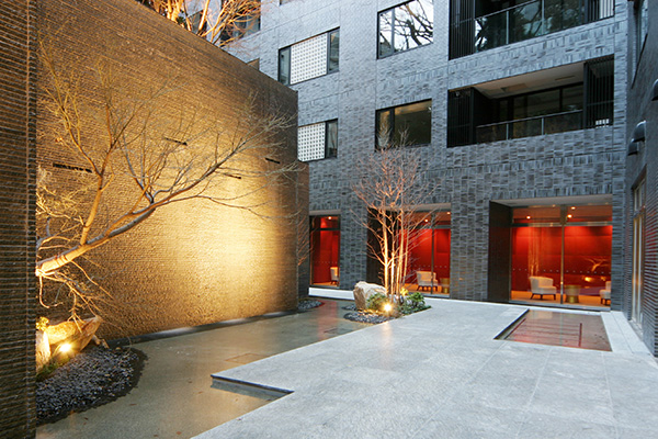 滝の庭｜南青山テラス　常盤松フォレスト